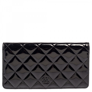 مملوكة مسبقًا Chanel Black Quilted Patent Leather Flap Long Wallet