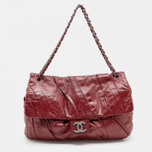 Pre Owned Chanel Red Glazed Leather Twisted Maxi Flap Bag