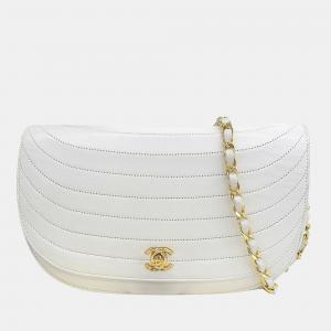 Pre Owned Chanel Vintage White Horizontal Quilted Leather Medium Crescent Flap Bag 