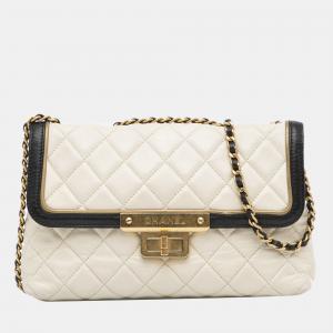 Chanel White Lambskin 225 Flap