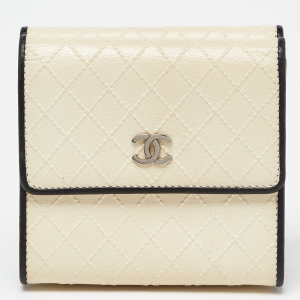 مملوكة مسبقًا Chanel Beige/Black Leather Diamond Stitch French Wallet