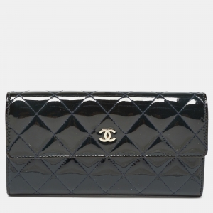 مملوكة مسبقًا Chanel Navy Blue Quilted Patent Leather Continental Wallet