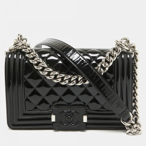 مملوكة مسبقًا Chanel Black Quilted Patent Leather Small Boy Flap Bag