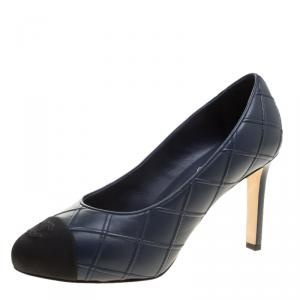 Pre Owned حذاء كعب عالي شانيل CC بمقدمة جلد مبطن أزرق كلحي مقاس 37.5