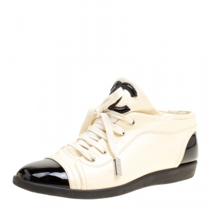 Pre Owned Chanel Cream/Black Leather  CC Cap Toe Sneakers Size 37.5