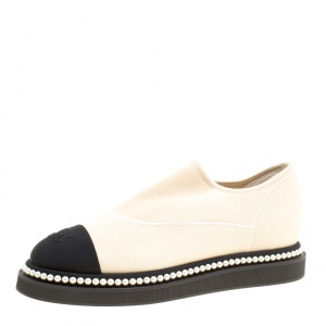 Pre Owned Chanel Cream/Black Knit Fabric Faux Pearl Slip On Platform Flats Size 39