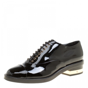 Pre Owned Chanel Black Patent Leather CC Lace Up Oxfords Size 35