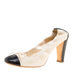 Pre Owned Chanel Beige/Black Canvas and Snakeskin CC Cap Toe Pumps Size 39.5