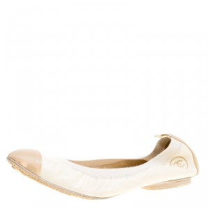 Pre Owned حذاء فلات باليه شانيل غطاء مقدمة مطاطي جلد لونين مقاس 40