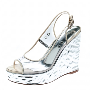 مملوكة مسبقًا Chanel PVC Metallic Silver Textured Wedge Heel Peep Toe Slingback Sandals Size 36.5
