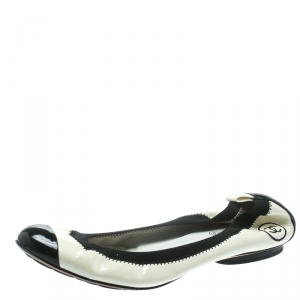 Pre Owned Chanel Monochrome Patent Leather Elastic Cap Toe Ballet Flats Size 38.5