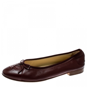 Pre Owned حذاء فلات باليه شانيل فيونكة غطاء مقدمة جلد أحمر مقاس 39.5