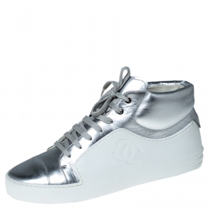 مملوكة مسبقًا Chanel Metallic Silver Leather And White Rubber Lace Up High Top Sneakers Size 40
