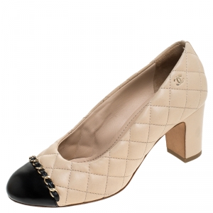 مملوكة مسبقًا Chanel Beige/Black Quilted Leather Chain CC Cap Toe Pumps Size 36