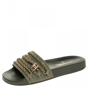مملوكة مسبقًا Chanel Khaki Fabric Tropiconic Chain Detail Slides Size 38