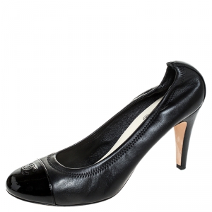 Pre Owned حذاء كعب عالي شانيل مجعد غطاء مقدمة CC جلد أسود مقاس 41.5