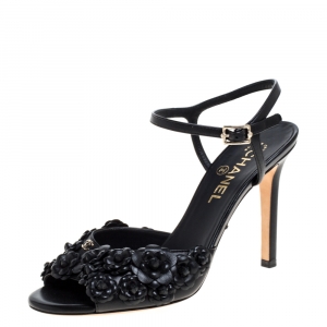 مملوكة مسبقًا Chanel Black Leather Camellia Applique Ankle Strap Sandals Size 39C