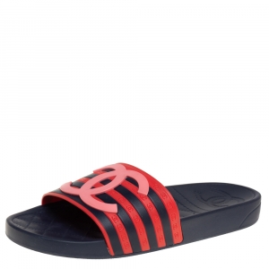 Pre Owned Chanel Blue/Red Rubber CC Flat Slides Size 38