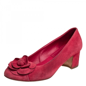 مملوكة مسبقًا Chanel Red Suede Camellia Block Heel Pumps Size 37