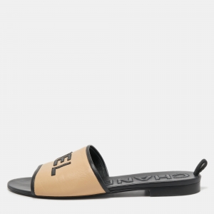 مملوكة مسبقًا Chanel Black/Beige Leather Logo Slide Sandals Size 40.5