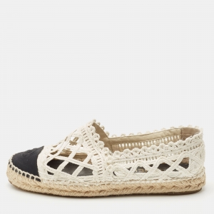Pre Owned Chanel White/Back Knit Fabric and Canvas Interlocking CC Logo Espadrilles Size 39