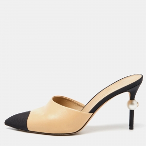 Chanel Beige/Black Leather and Canvas CC Faux Pearl Embellished Heel Slip On Mules Size 38.5