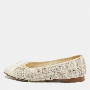 مملوكة مسبقًا Chanel Off White Tweed and Leather CC Cap Toe Bow Ballet Flats Size 37