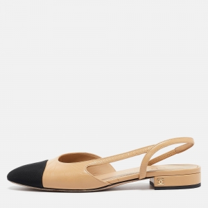مملوكة مس بقًا Chanel Beige/Black Leather and Canvas Cap Toe Slingback Flat Sandals Size 36.5