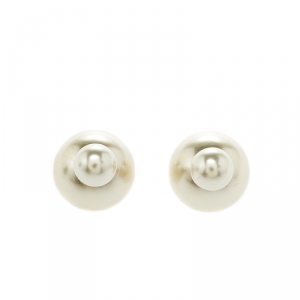 مملوكة مسبقًا Dior Tribales Cream Faux Pearl Gold Tone Stud Earrings