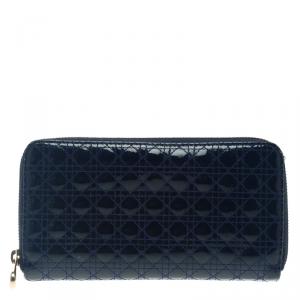 مملوكة مسبقًا Dior Dark Blue Cannage Patent Leather Zippy Wallet