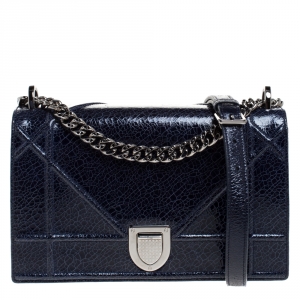 مملوكة مسبقًا Dior Navy Blue Crackled Patent Leather Medium Diorama Shoulder Bag