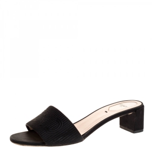Pre Owned Fendi Black Quilted Satin Logo Embroidered Block Heel Slides Size 40
