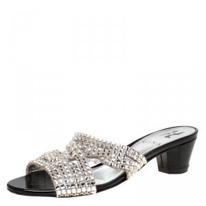 مملوكة مسبقًا Gina Metallic Silver Crystal Embellished Open Toe Sandals Size 34