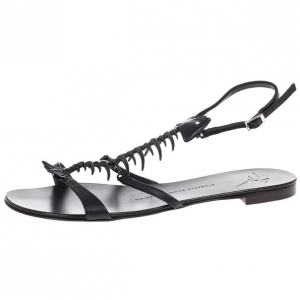 Pre Owned Giuseppe Zanotti Black Fishbone Flat Sandals Size 38.5