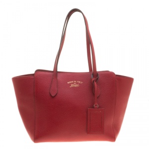Pre Owned Gucci Red Leather Small Swing Tote