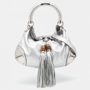 مملوكة مسبقًا حقيبة هوبو غوتشي بوبوسكا إندي جلد ميتالك فضي متوسطة