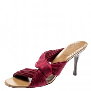 مملوكة مسبقًا حذاء سلايدز غوتشي قماش بليس ستريتش عنابي مقاس 38