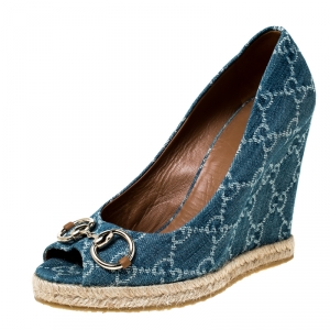 Pre Owned Gucci Blue Guccissima Canvas Horsebit Peep Toe Wedge Platform Pumps Size 38.5