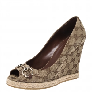Pre Owned Gucci Beige GG Canvas Charlotte Horsebit Peep Toe Wedge Pumps Size 39