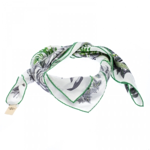 Pre Owned Hermes White La Promenade De Platon Printed Silk Scarf