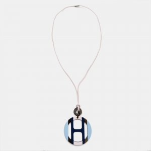 مملوكة مسبقًا Hermes H Equipe Horn Leather Pendant Necklace