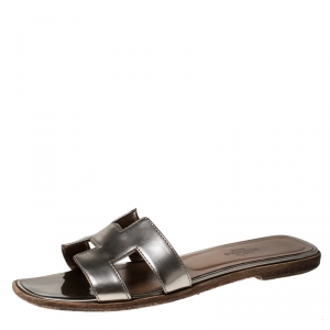 Hermes Dark Beige Patent Leather Oran Flat Slides Size 36