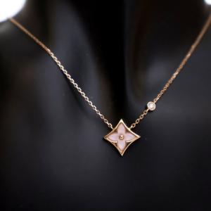 مملوكة مسبقًا Louis Vuitton Color Blossom BB Star Pendant