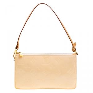 مملوكة مسبقًا Louis Vuitton Biege Monogram Vernis Lexington Pochette Bag