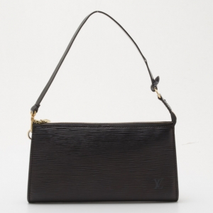 Pre Owned Louis Vuitton Epi Noir Pochette Accessoires