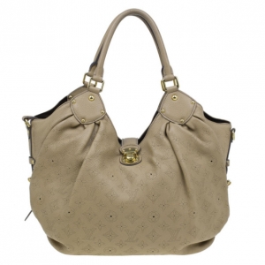 مملوكة مسبقًا Louis Vuitton Grey Porforated Leather Mahina L Hobo