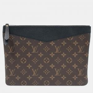 مملوكة مسبقًا Louis Vuitton Black Monogram Canvas Daily Clutch Bag