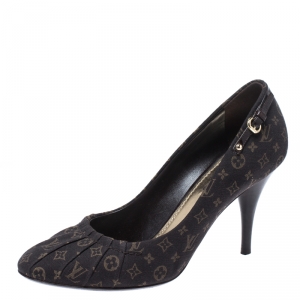 Pre Owned Louis Vuitton Brown Monogram Mini Lin Canvas Myosotis Pumps Size 38.5