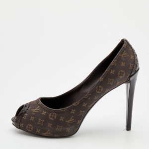 Pre Owned Louis Vuitton Brown Patent Leather and Monogram Mini Lin Canvas Peep Toe Pumps Size 37