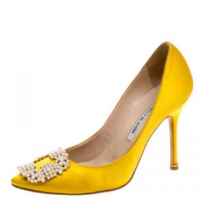 Pre Owned Manolo Blahnik Canary Yellow Satin Hangisi Embellished Pumps Size 38